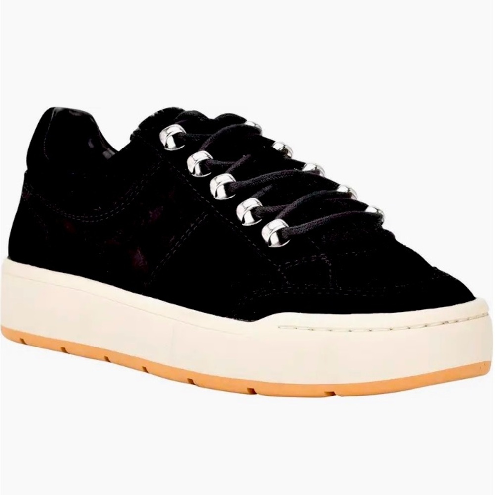 Mark Fisher plush sneakers !